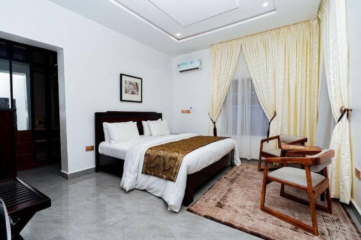 Room 14 of 38