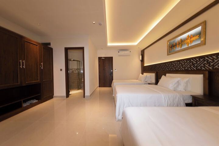 Room 5 of 48