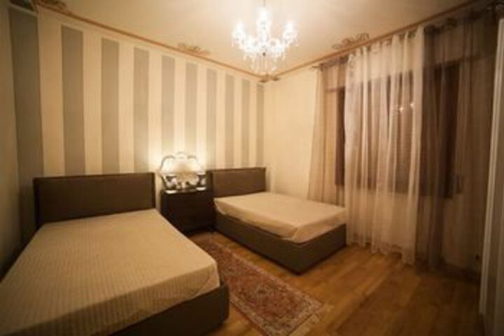 Room 8 of 20