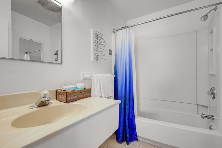 Single Queen Bed ADA Accessible Cottage (17 of 34)