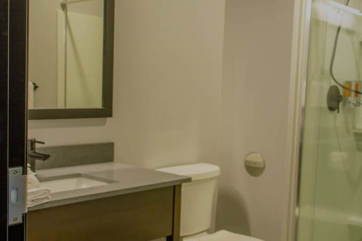 2 Queen Beds River View (2 of 12)