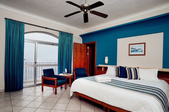Room 15 of 94