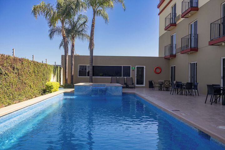 Pool Hotel