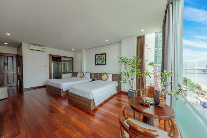 Room 28 of 43