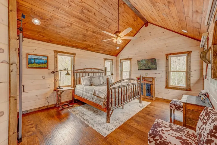 Room 5 of 23