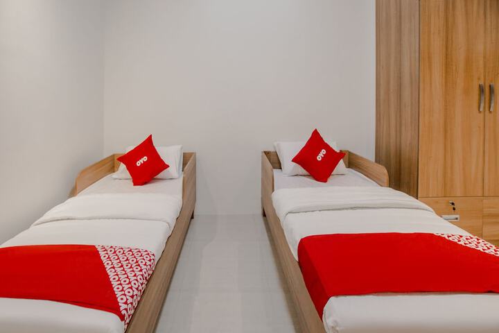 Room 3 of 32