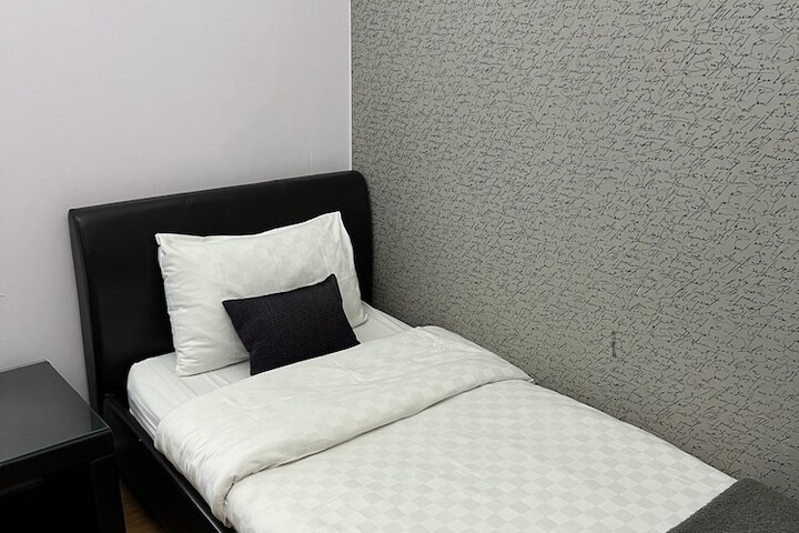 Room 16 of 88