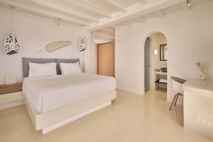 Room 38 of 83