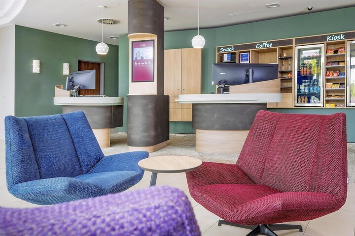 Entrance & Lobby