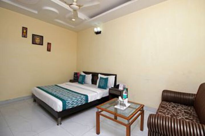 Room 11 of 22