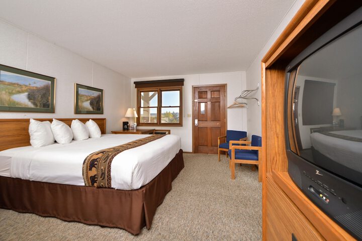 Room 3 of 43