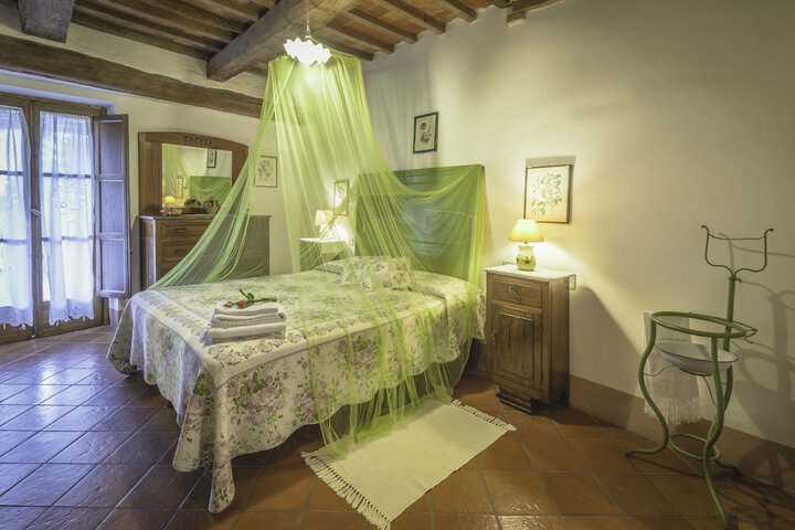 Room 4 of 66