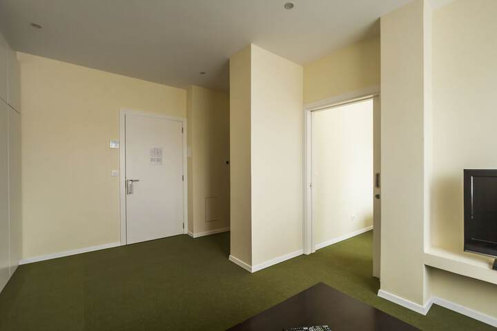 Room 44 of 87
