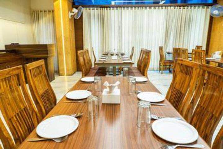 Dining 34 of 41