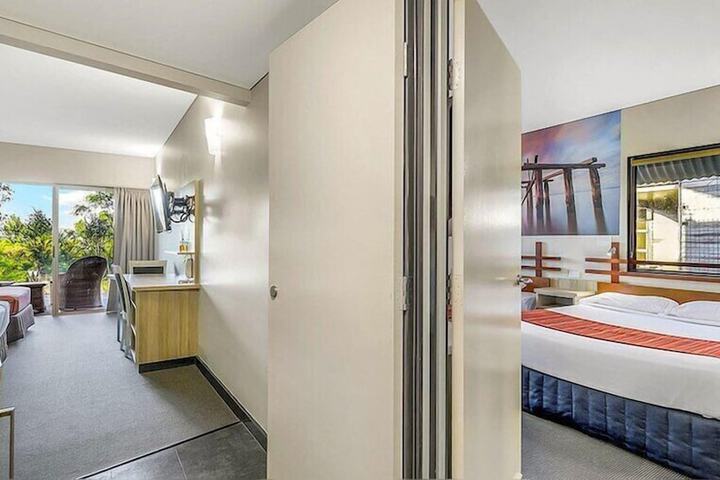 Room 35 of 115