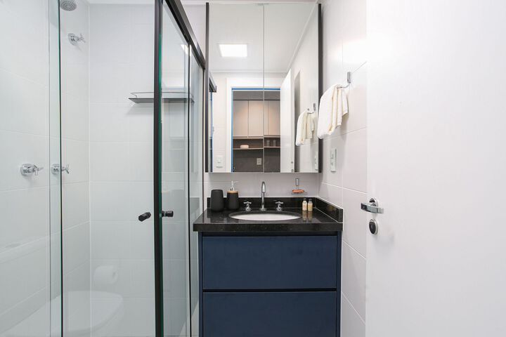 Room 4 of 38