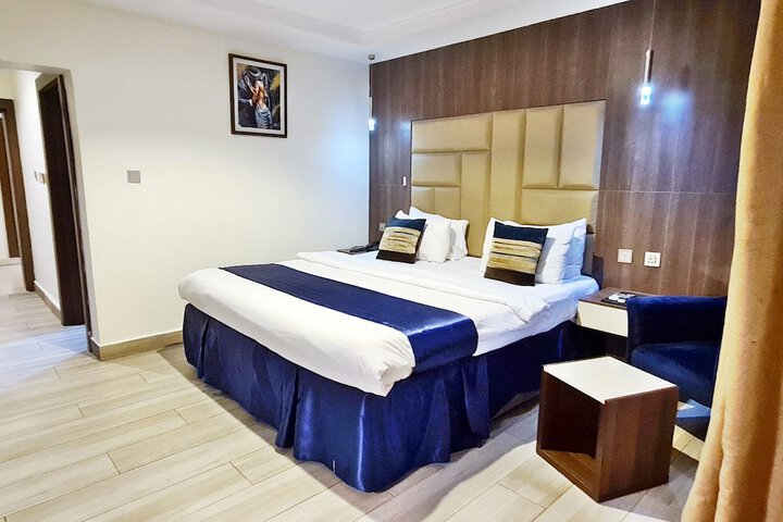Room 10 of 51