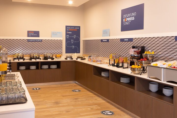 Breakfast/Coffee Service 33 of 46