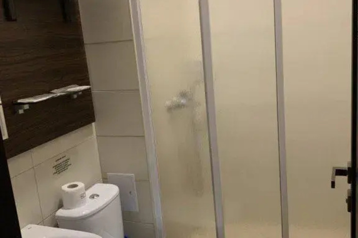Room 15 of 40