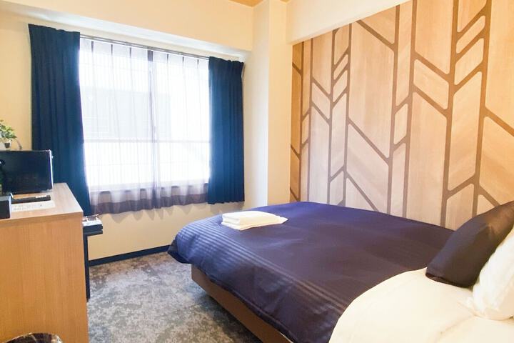 Room 3 of 16