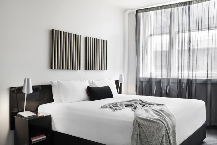 Room 7 of 26