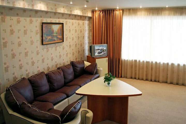 Room 6 of 6