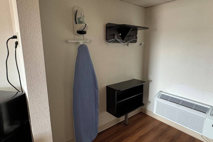 Room 20 of 28