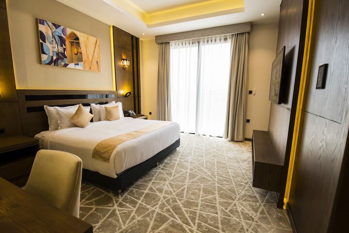 Room 27 of 86