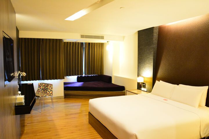 Room 12 of 39