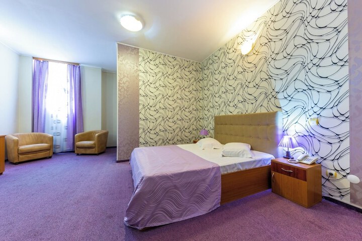 Room 5 of 37