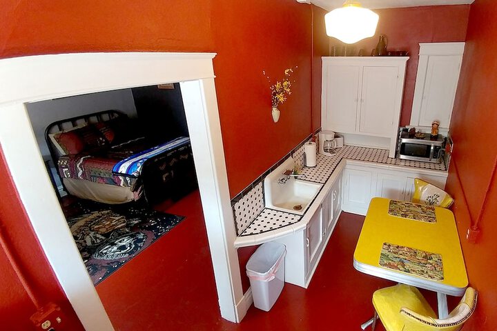 Room 11 of 101
