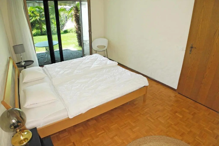 Room 3 of 10