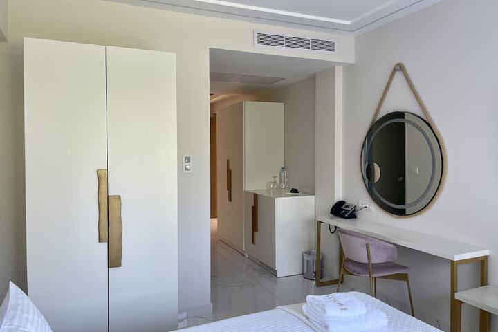 Room 18 of 49