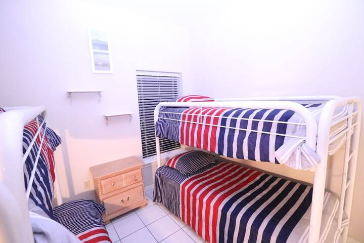 Room 5 of 20
