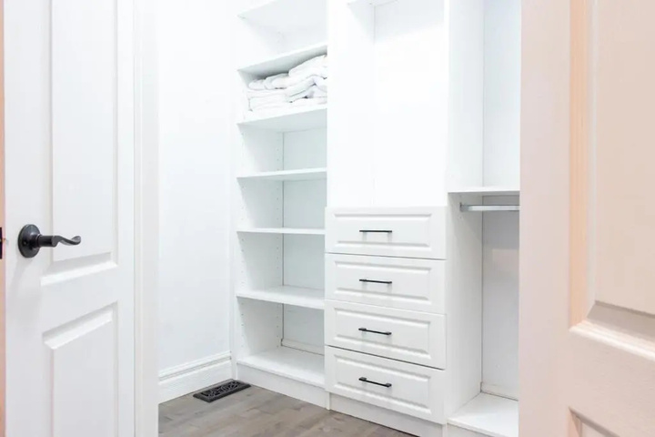 Image of Cheerful 5-bedroom home in Downtown with HOTTUB