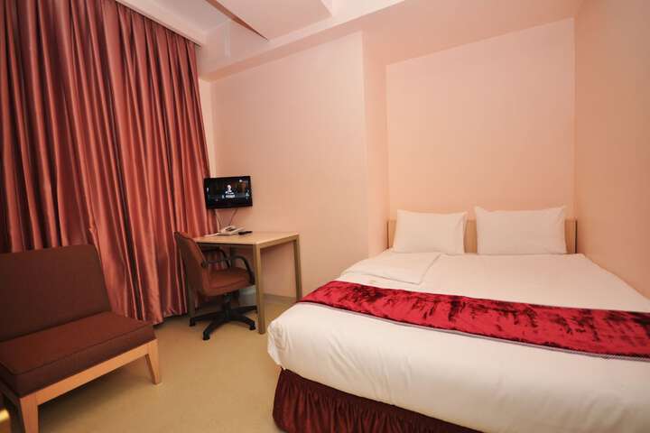 Room 34 of 91