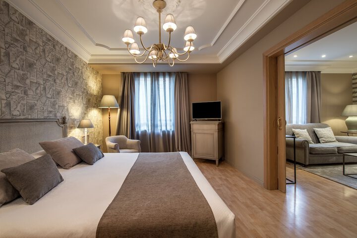 Room 14 of 46