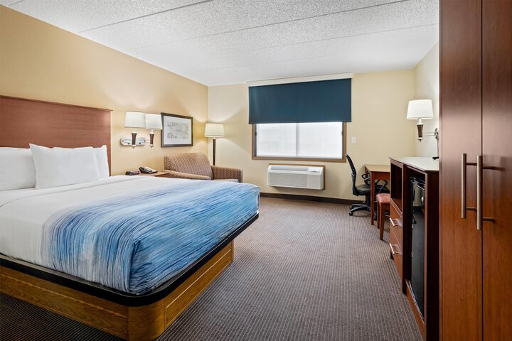 Room 15 of 48