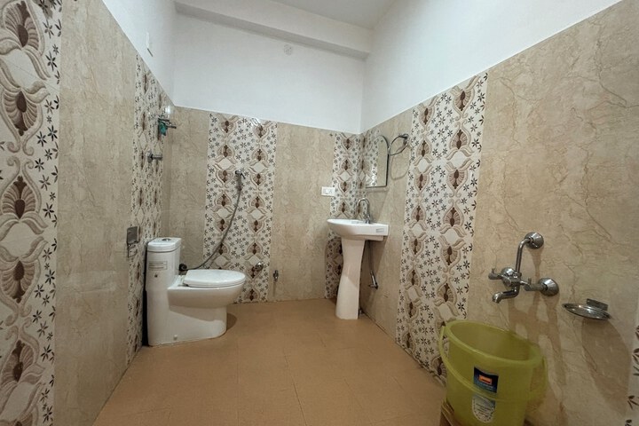 Room 17 of 24