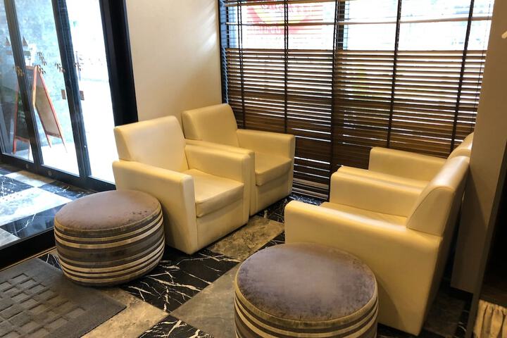 Entrance & Lobby