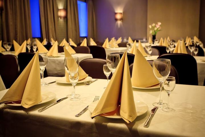 Dining 40 of 62