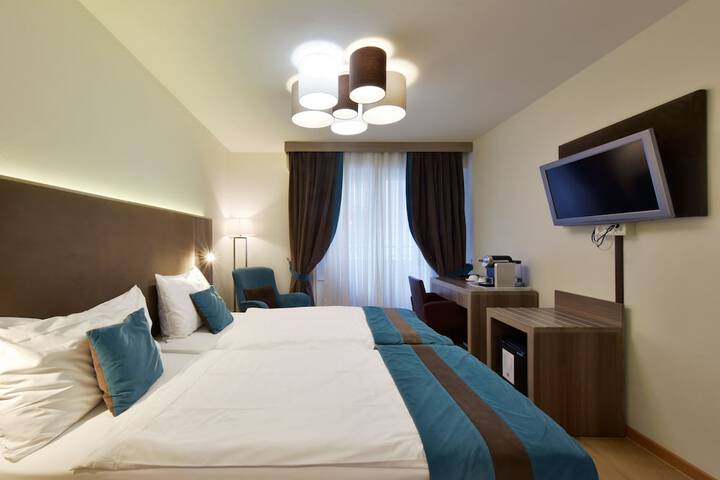 Room 46 of 86