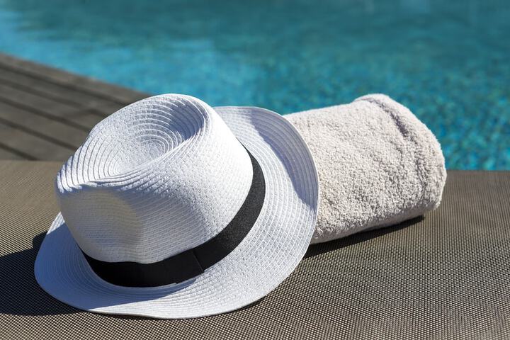 Pool Hotel