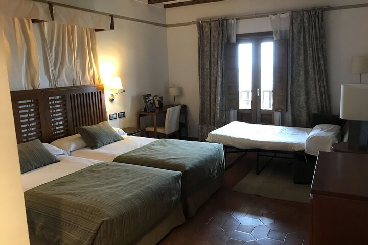 Room 5 of 82
