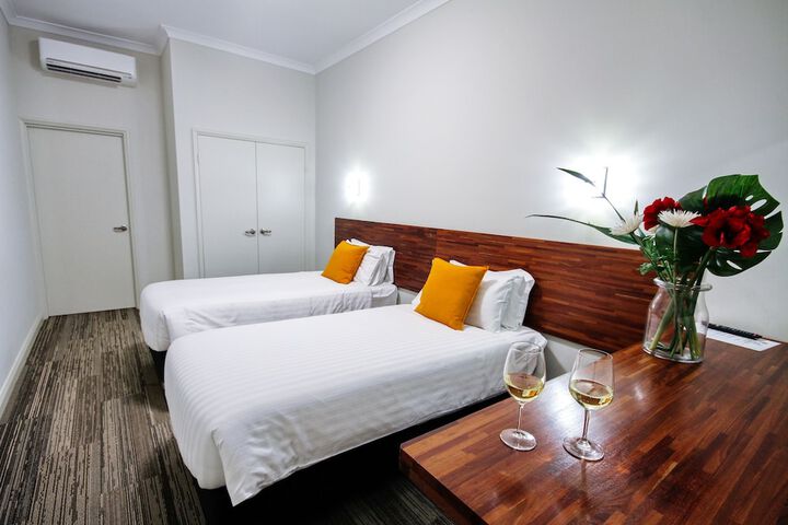 Room 12 of 40