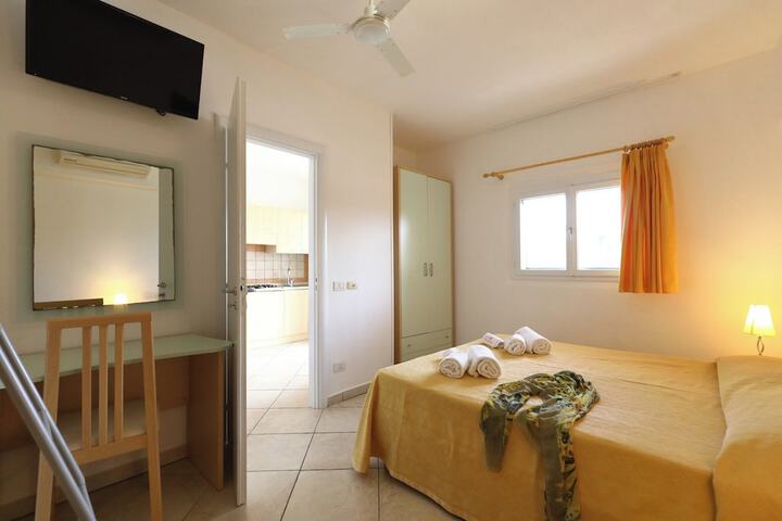 Room 10 of 52