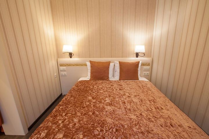 Room 5 of 46