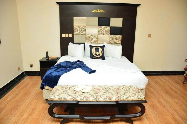 Room 6 of 20