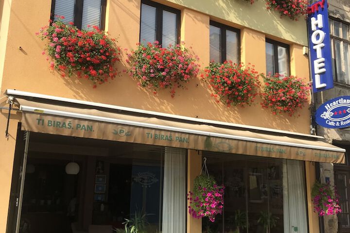 Heartland City Hotel