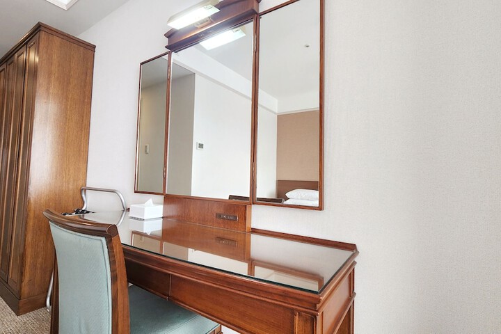 Room 29 of 50